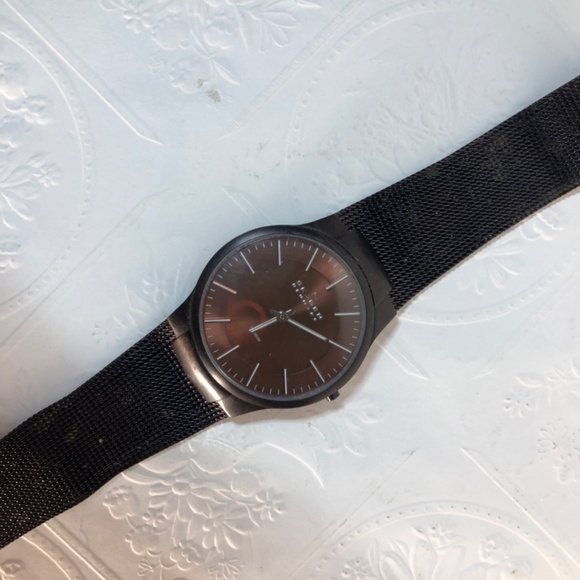 Men’s Brown Skagen 694xltmd titanium mesh  watch needs battery and band - Picture 3 of 16